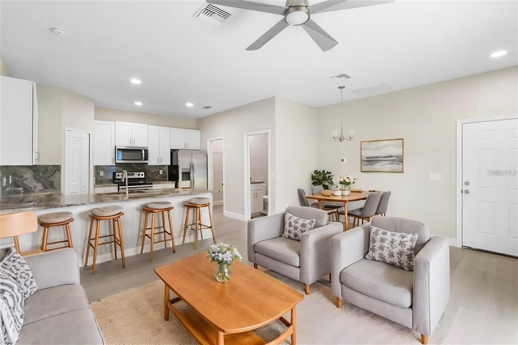 For Rent: $2,500 (3 beds, 2 baths, 1206 Square Feet)