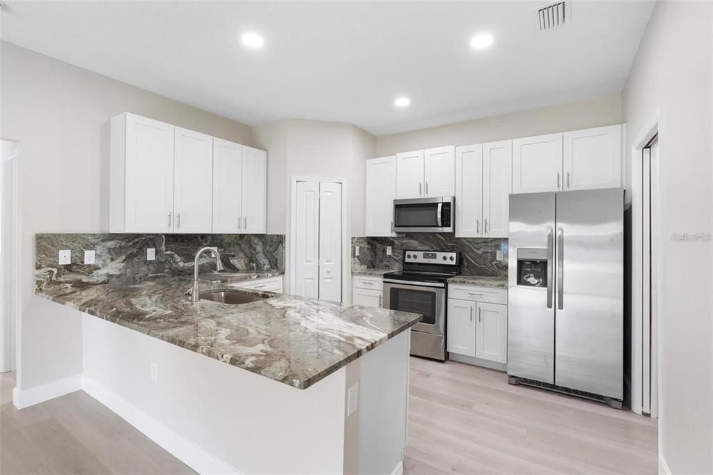 For Rent: $2,500 (3 beds, 2 baths, 1206 Square Feet)