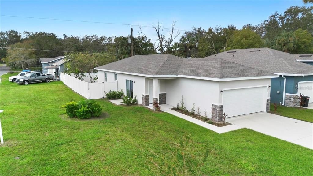 For Rent: $2,500 (3 beds, 2 baths, 1206 Square Feet)