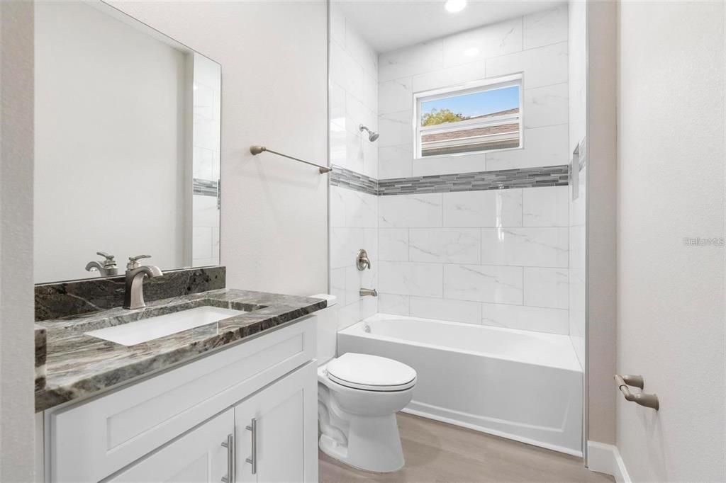 For Rent: $2,500 (3 beds, 2 baths, 1206 Square Feet)