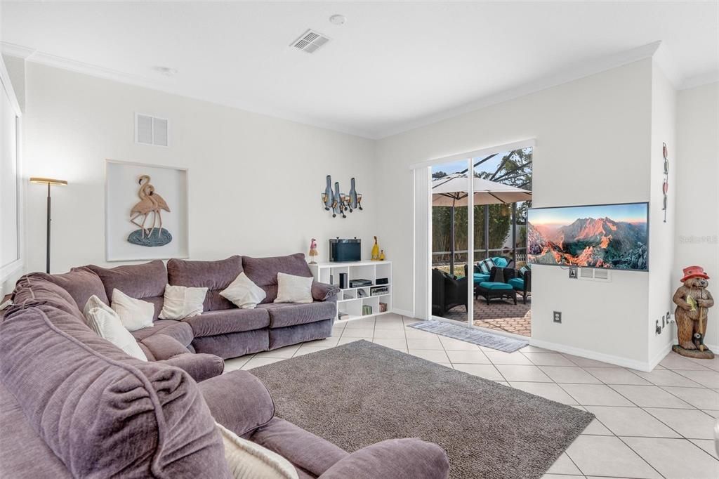 For Sale: $280,000 (3 beds, 2 baths, 1334 Square Feet)