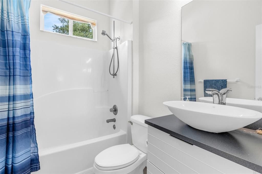 For Sale: $280,000 (3 beds, 2 baths, 1334 Square Feet)