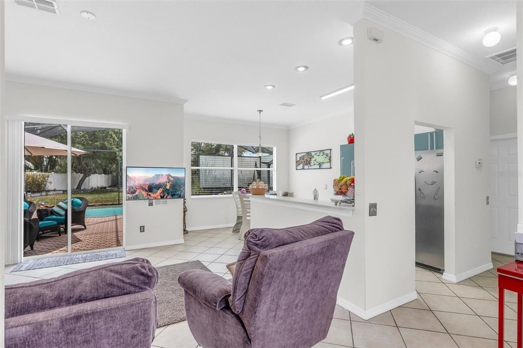 For Sale: $280,000 (3 beds, 2 baths, 1334 Square Feet)