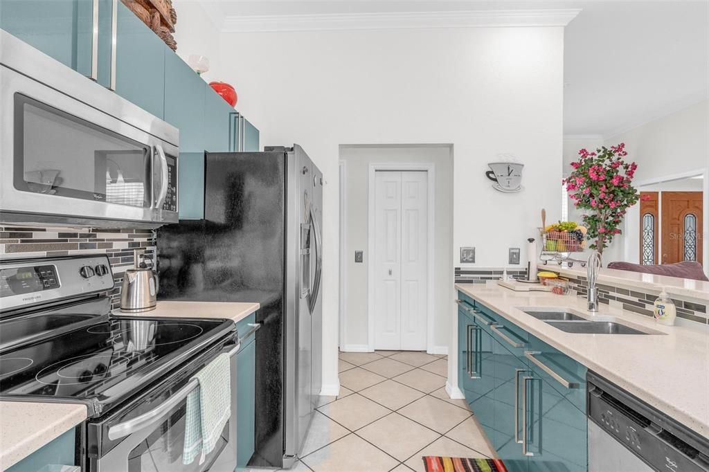 For Sale: $280,000 (3 beds, 2 baths, 1334 Square Feet)