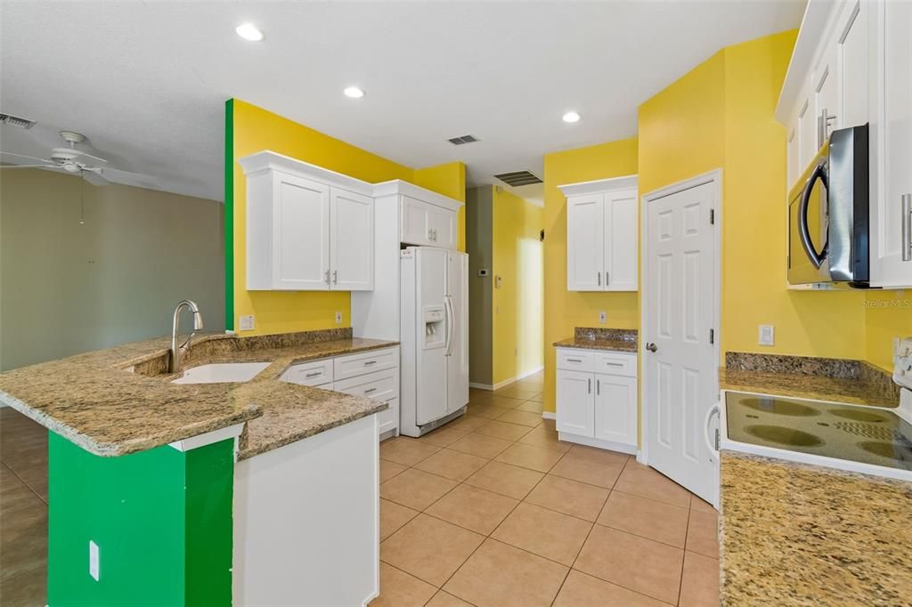 На продажу: $296,000 (2 спален, 2 ванн, 1489 Квадратных фут)