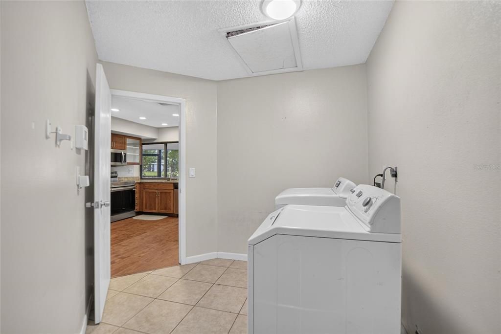 For Sale: $345,000 (4 beds, 2 baths, 1907 Square Feet)