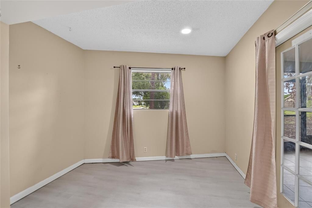 For Sale: $345,000 (4 beds, 2 baths, 1907 Square Feet)