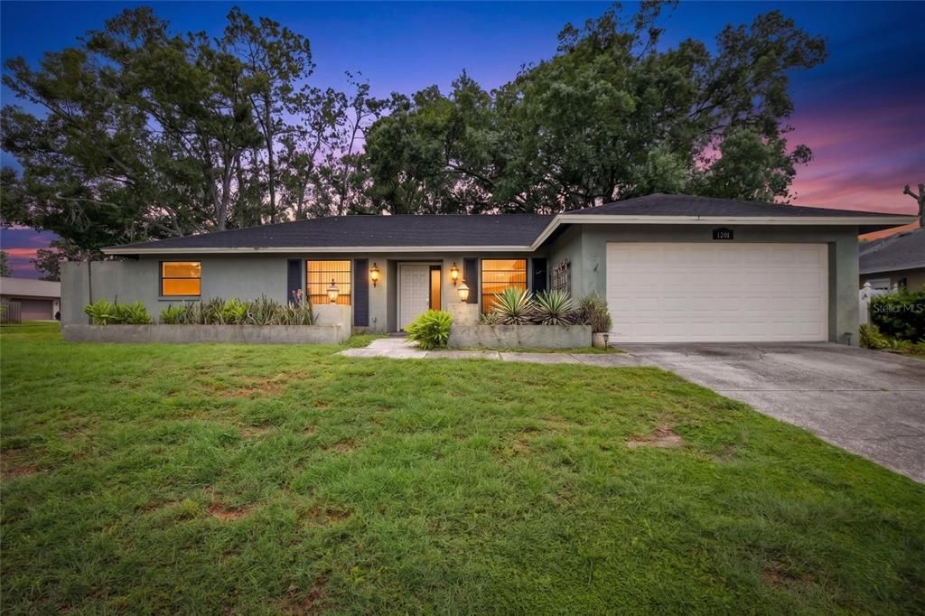 For Sale: $345,000 (4 beds, 2 baths, 1907 Square Feet)
