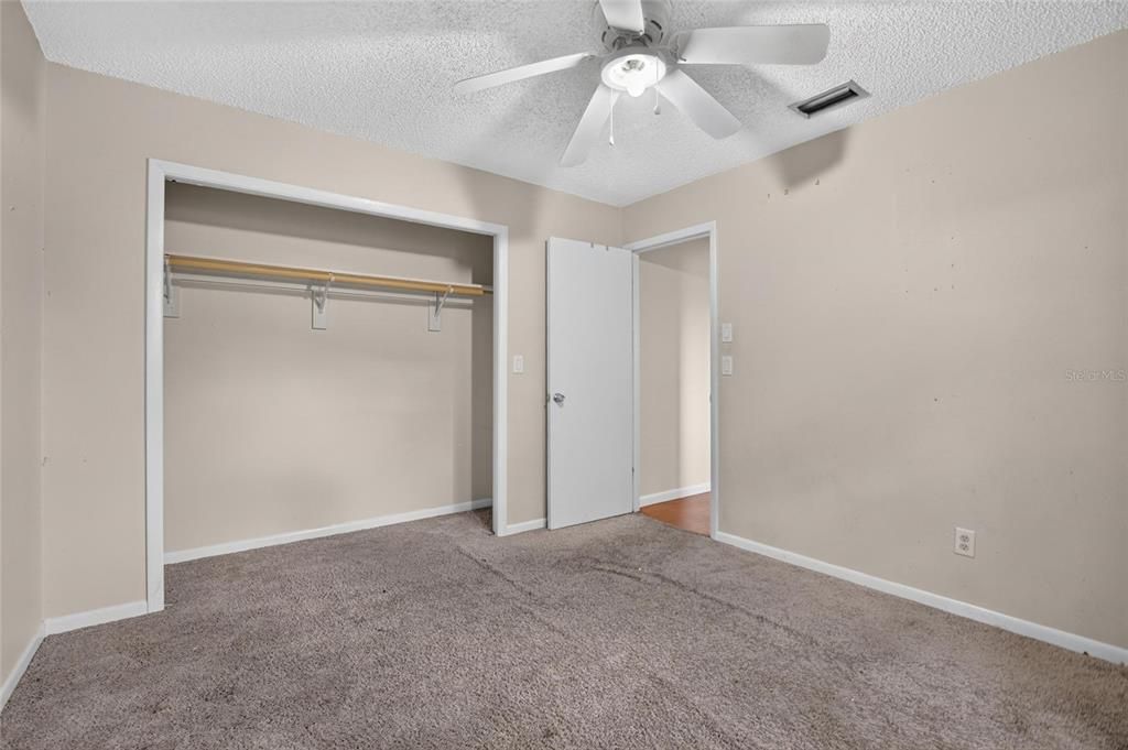 For Sale: $345,000 (4 beds, 2 baths, 1907 Square Feet)