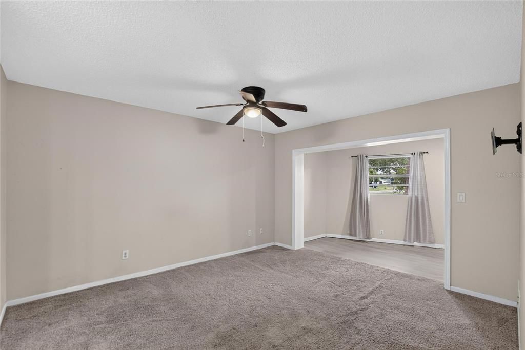 For Sale: $345,000 (4 beds, 2 baths, 1907 Square Feet)