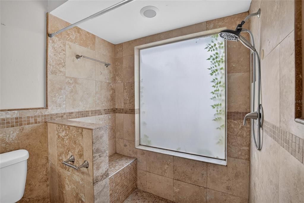 For Sale: $345,000 (4 beds, 2 baths, 1907 Square Feet)