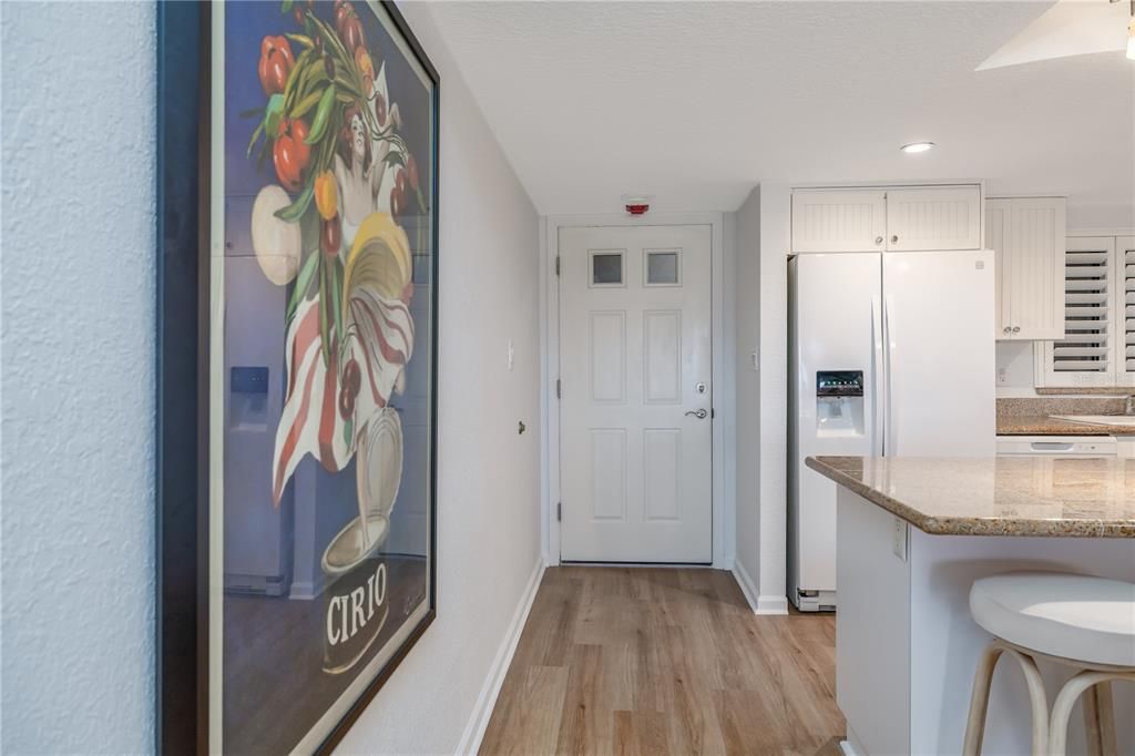 For Sale: $1,225,000 (2 beds, 2 baths, 1299 Square Feet)