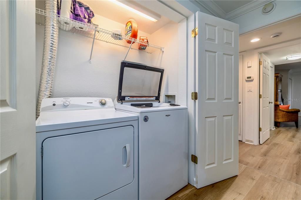 For Sale: $1,225,000 (2 beds, 2 baths, 1299 Square Feet)