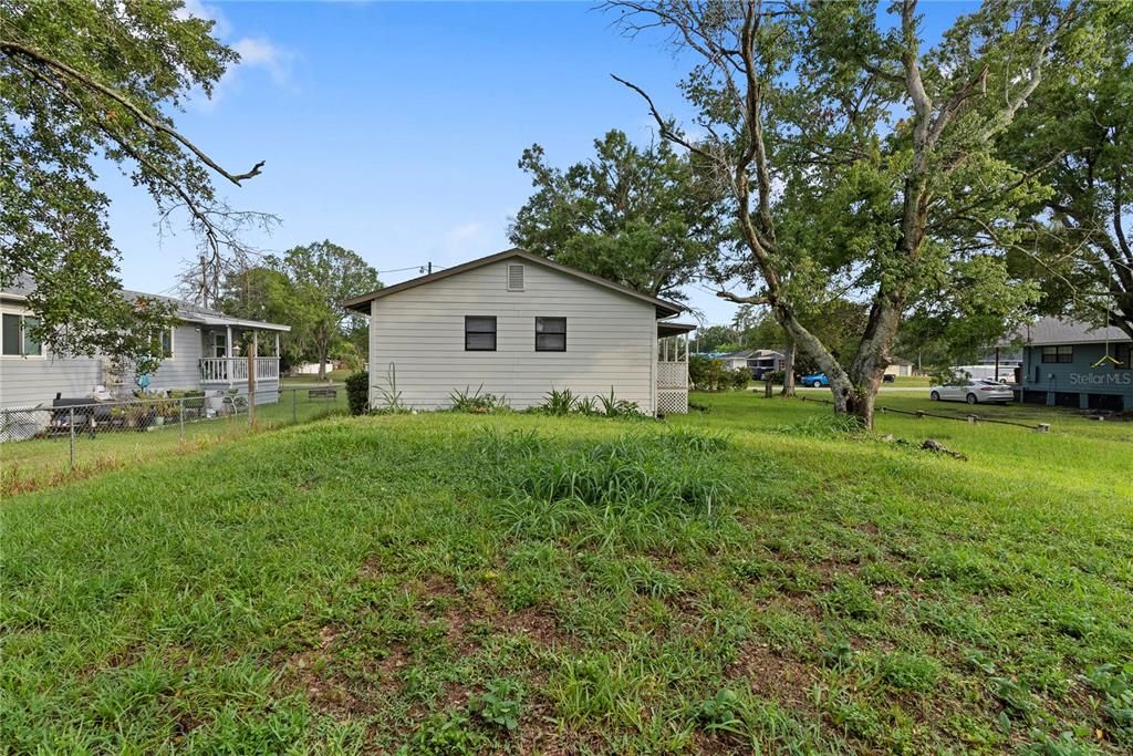 For Sale: $264,000 (3 beds, 1 baths, 912 Square Feet)