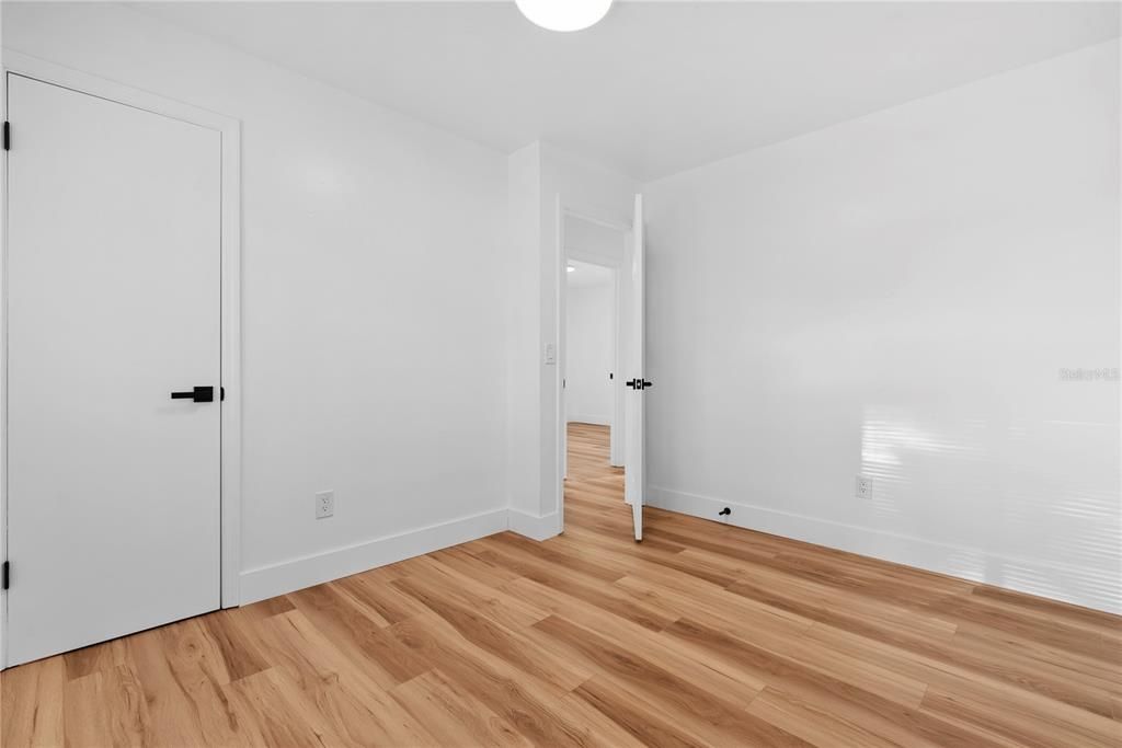 For Sale: $264,000 (3 beds, 1 baths, 912 Square Feet)