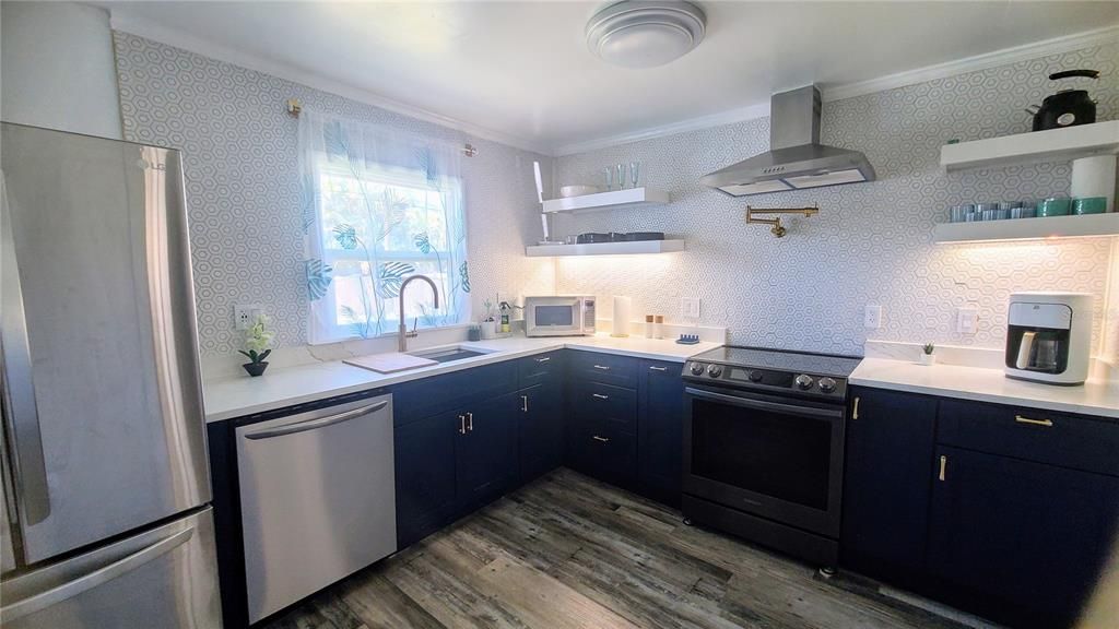 На продажу: $309,900 (2 спален, 1 ванн, 1008 Квадратных фут)