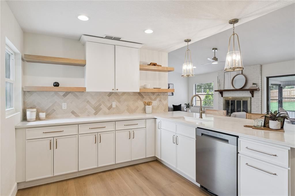 En Venta: $889,950 (4 camas, 2 baños, 1846 Pies cuadrados)