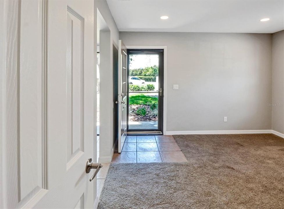 For Sale: $255,000 (2 beds, 2 baths, 1120 Square Feet)