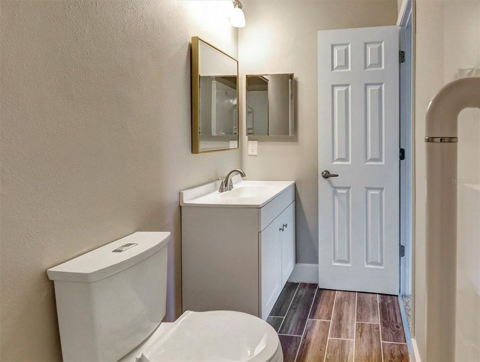 For Sale: $255,000 (2 beds, 2 baths, 1120 Square Feet)