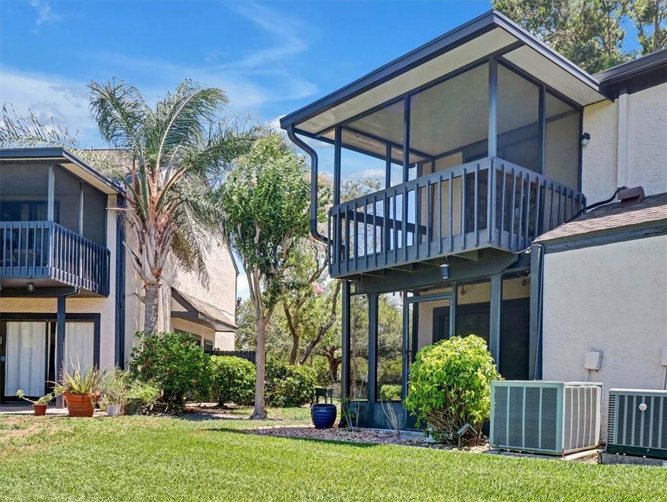 For Sale: $255,000 (2 beds, 2 baths, 1120 Square Feet)