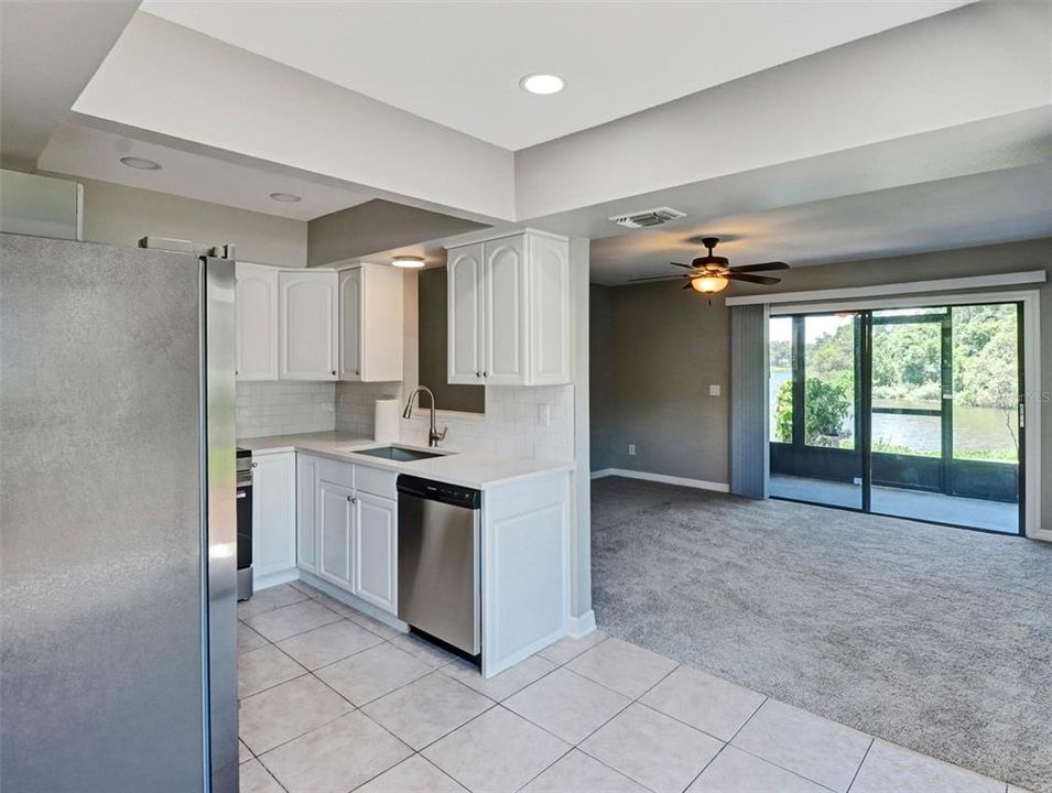 For Sale: $255,000 (2 beds, 2 baths, 1120 Square Feet)