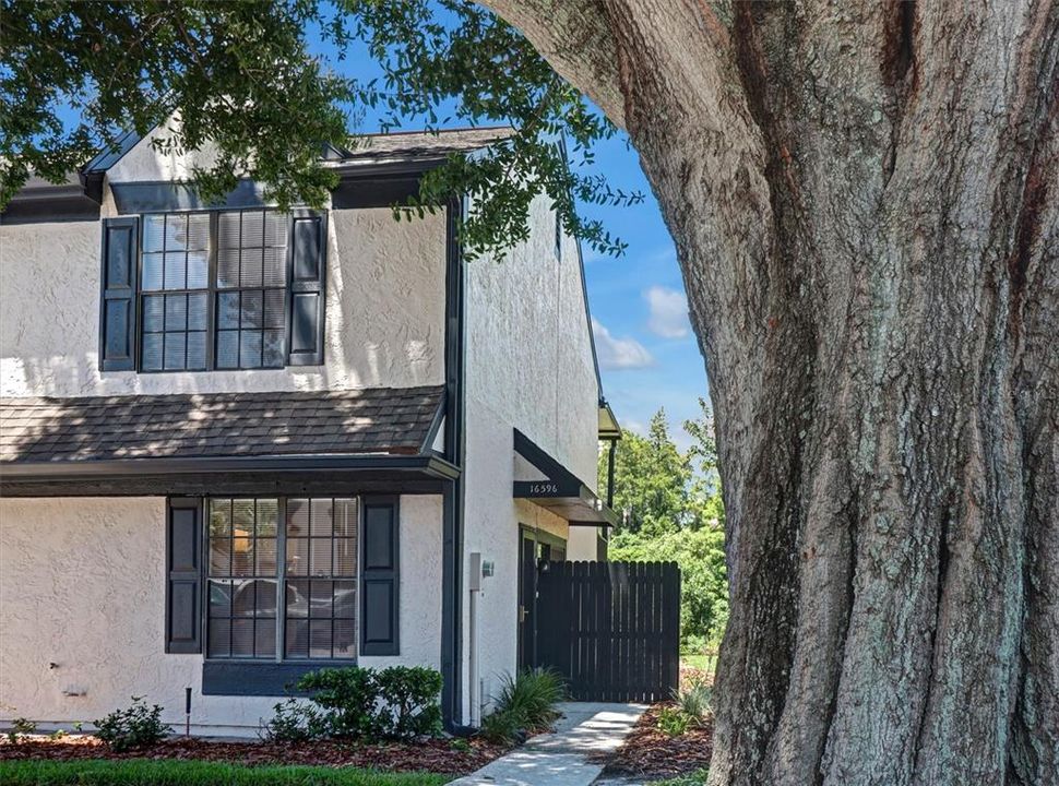 For Sale: $255,000 (2 beds, 2 baths, 1120 Square Feet)