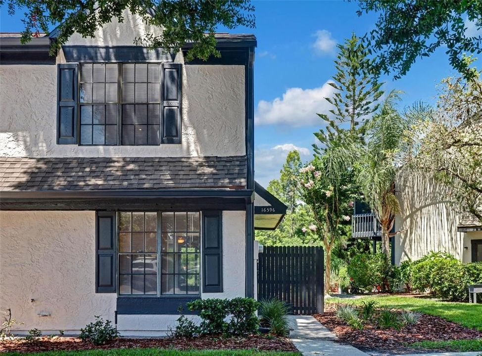 For Sale: $255,000 (2 beds, 2 baths, 1120 Square Feet)