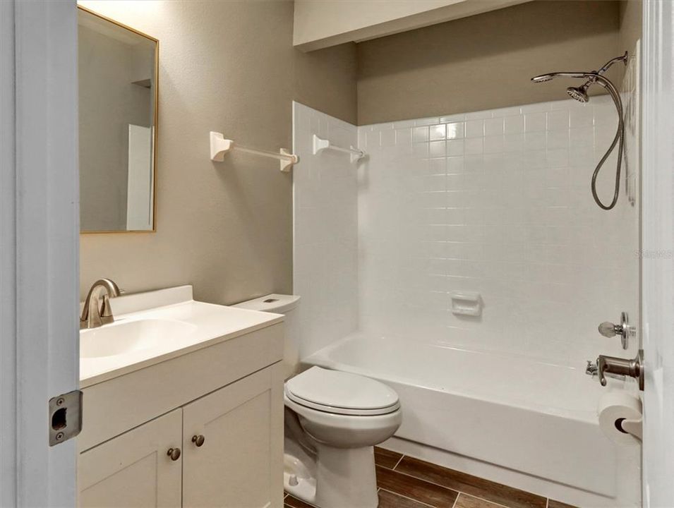 For Sale: $255,000 (2 beds, 2 baths, 1120 Square Feet)