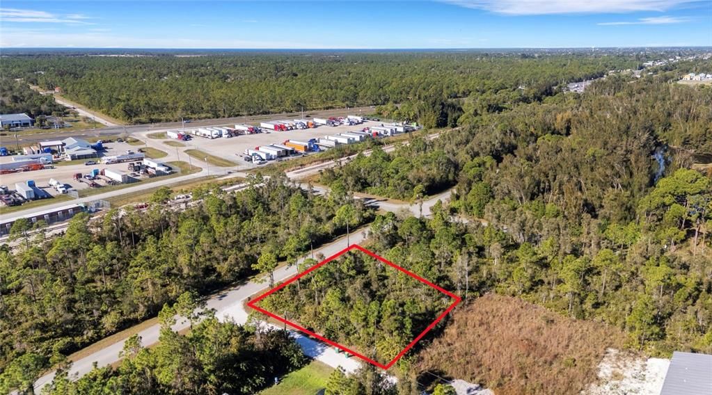 На продажу: $11,000 (0.18 acres)