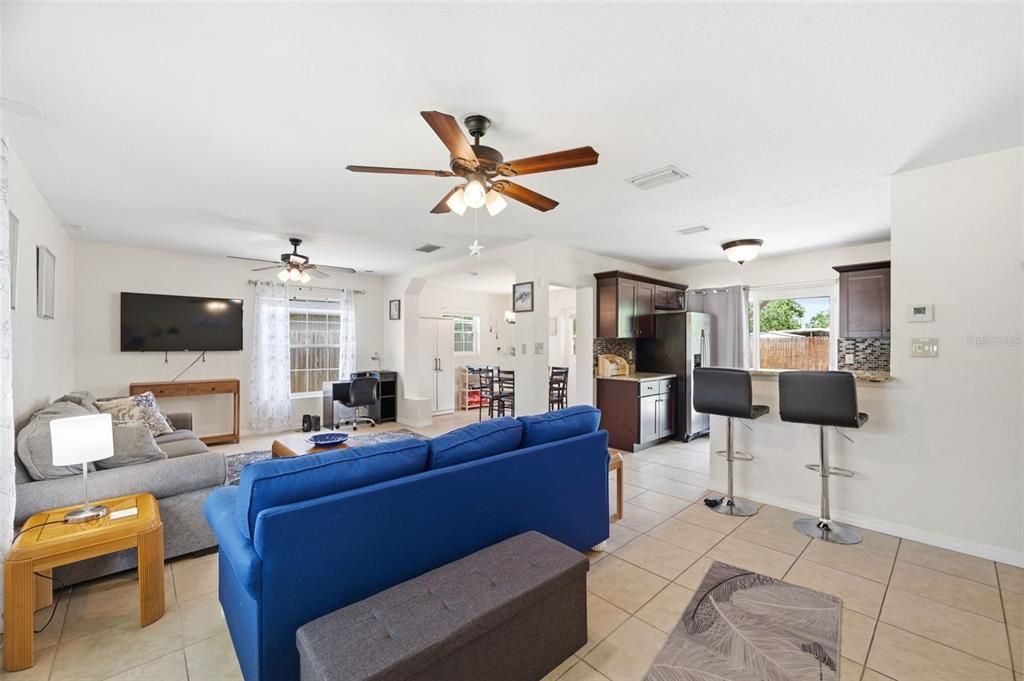 For Sale: $375,000 (3 beds, 1 baths, 1152 Square Feet)