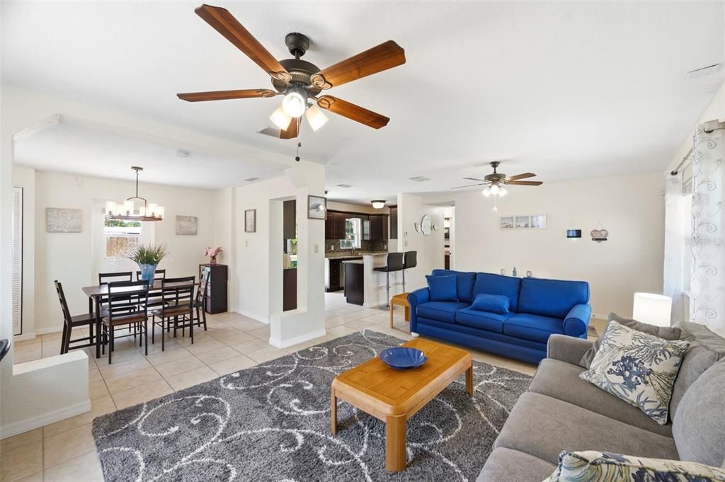 For Sale: $375,000 (3 beds, 1 baths, 1152 Square Feet)