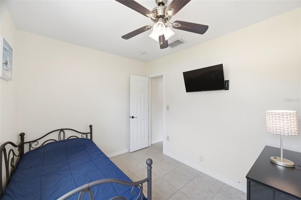 For Sale: $375,000 (3 beds, 1 baths, 1152 Square Feet)