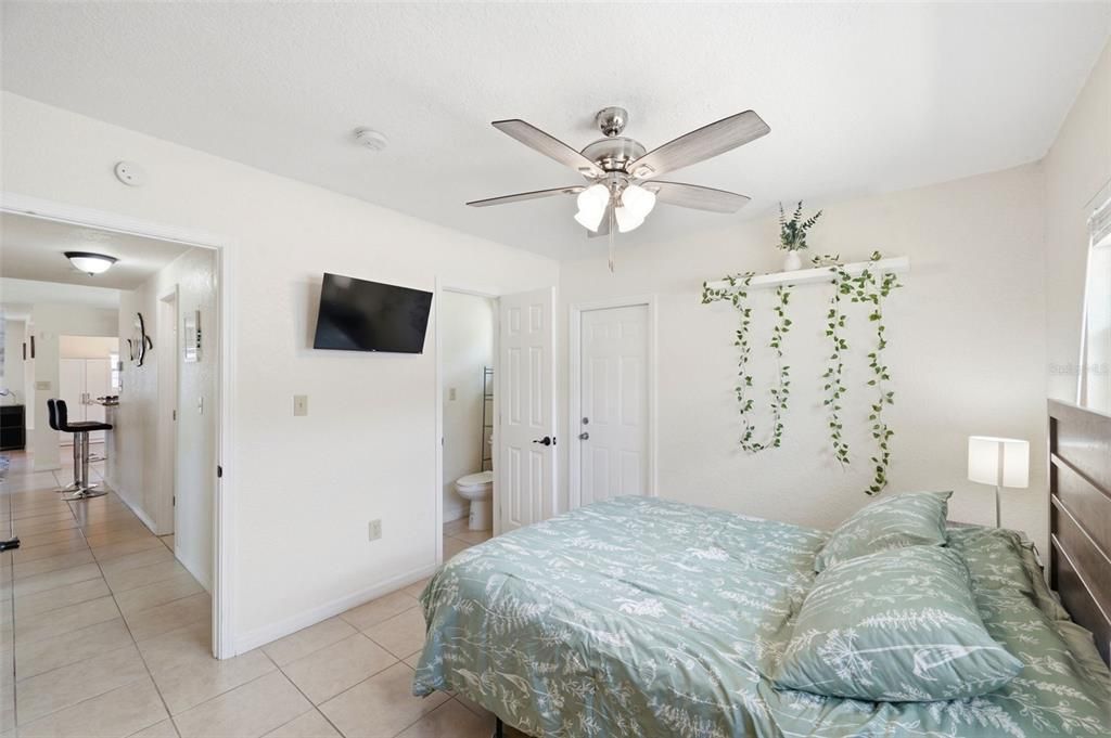 For Sale: $375,000 (3 beds, 1 baths, 1152 Square Feet)