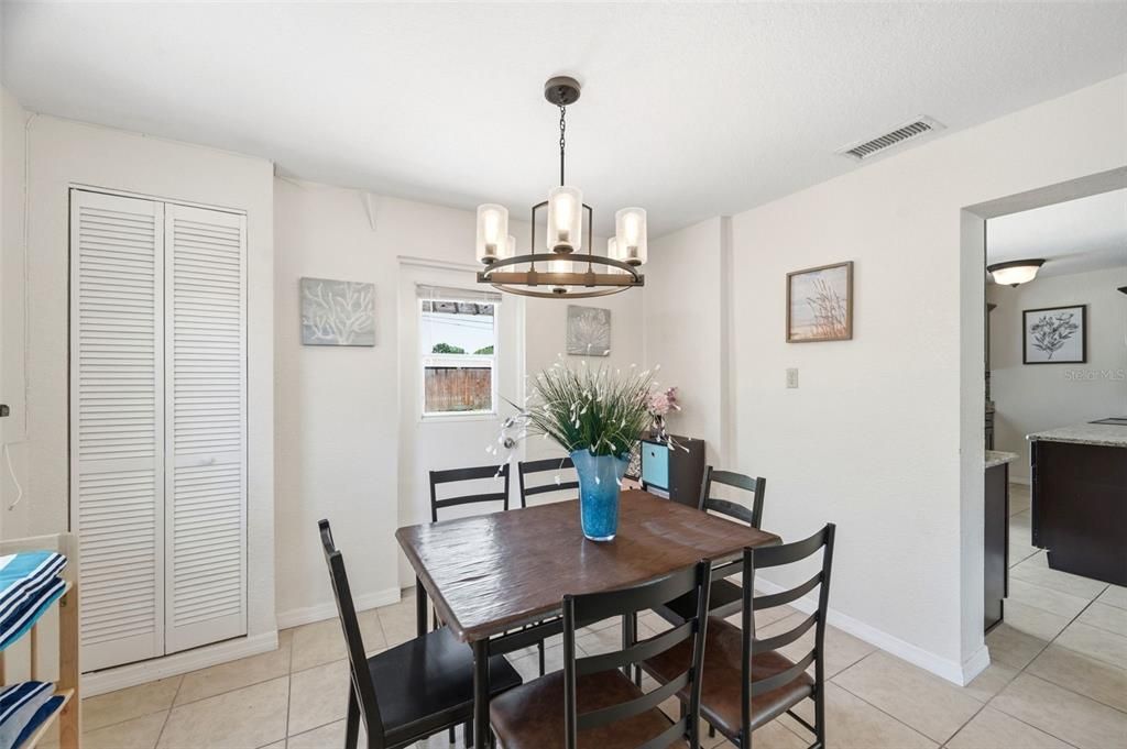 For Sale: $375,000 (3 beds, 1 baths, 1152 Square Feet)