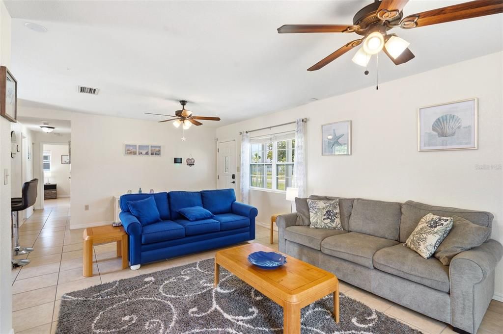 For Sale: $375,000 (3 beds, 1 baths, 1152 Square Feet)