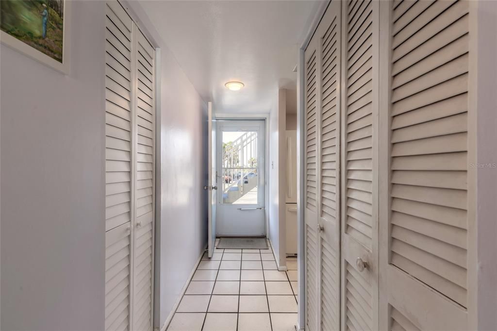 En Venta: $519,900 (2 camas, 2 baños, 950 Pies cuadrados)