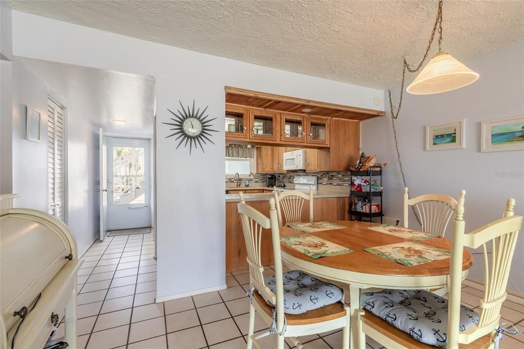 En Venta: $519,900 (2 camas, 2 baños, 950 Pies cuadrados)