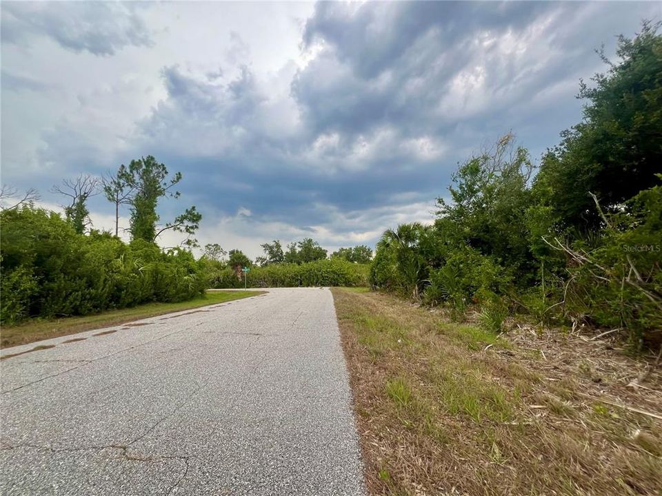 待售: $61,000 (0.23 acres)