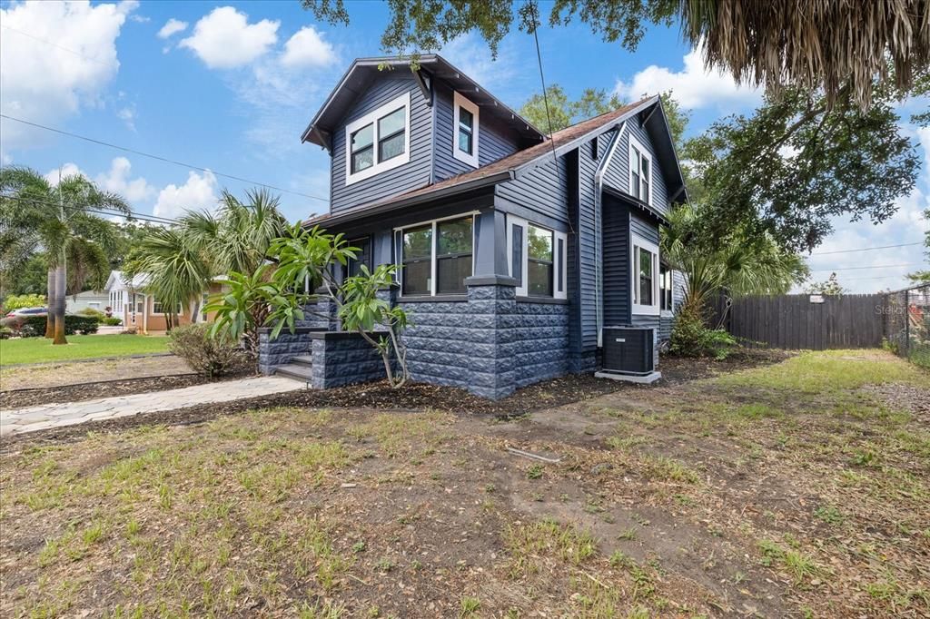 For Sale: $425,000 (4 beds, 2 baths, 1545 Square Feet)