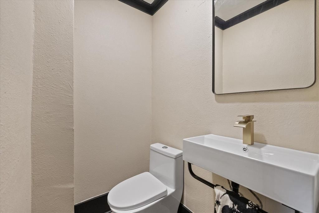 For Sale: $425,000 (4 beds, 2 baths, 1545 Square Feet)