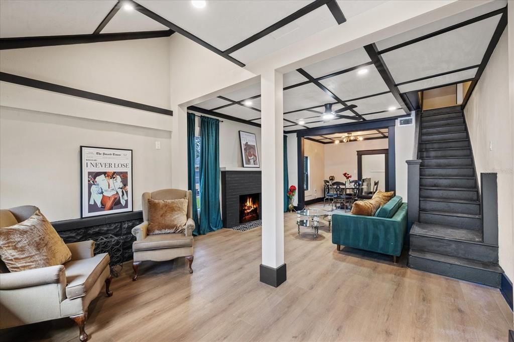 For Sale: $425,000 (4 beds, 2 baths, 1545 Square Feet)