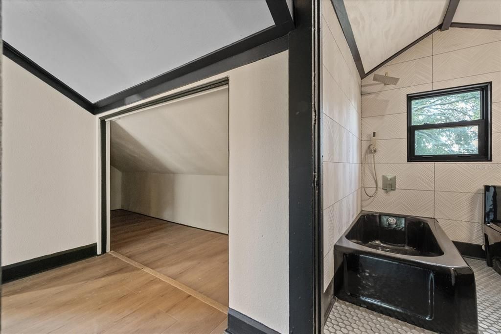 For Sale: $425,000 (4 beds, 2 baths, 1545 Square Feet)