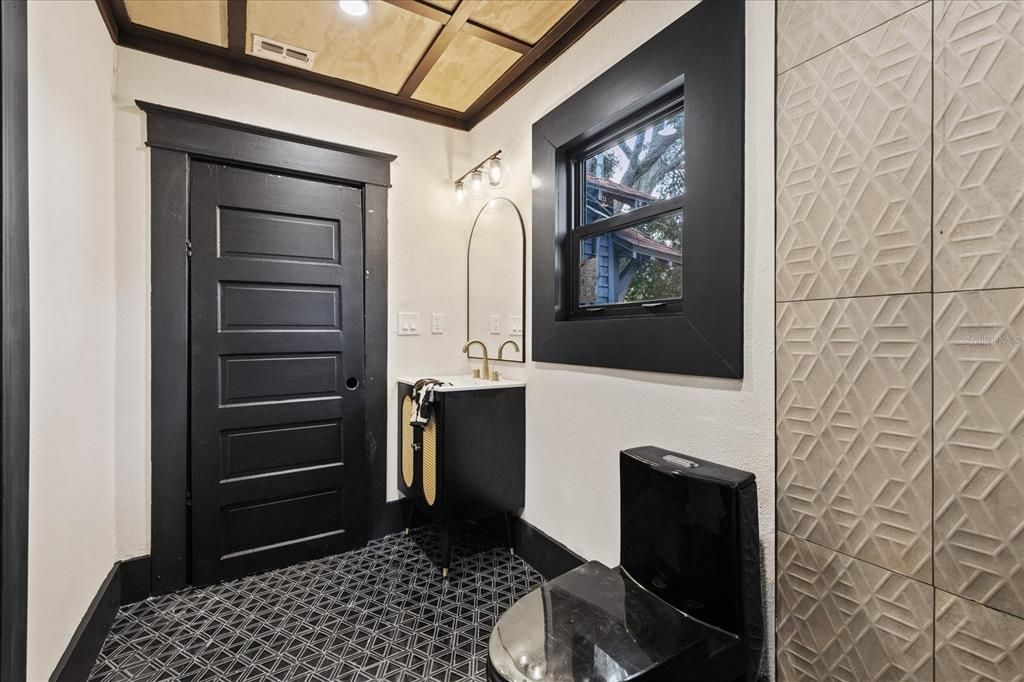 For Sale: $425,000 (4 beds, 2 baths, 1545 Square Feet)