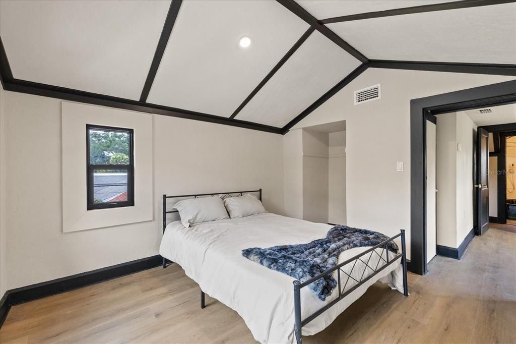 For Sale: $425,000 (4 beds, 2 baths, 1545 Square Feet)
