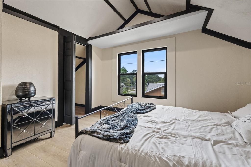 For Sale: $425,000 (4 beds, 2 baths, 1545 Square Feet)
