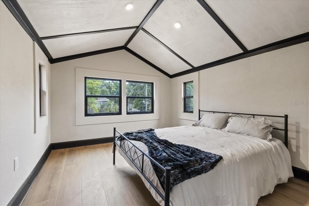 For Sale: $425,000 (4 beds, 2 baths, 1545 Square Feet)