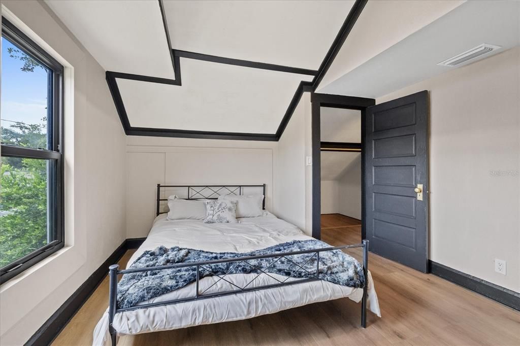 For Sale: $425,000 (4 beds, 2 baths, 1545 Square Feet)