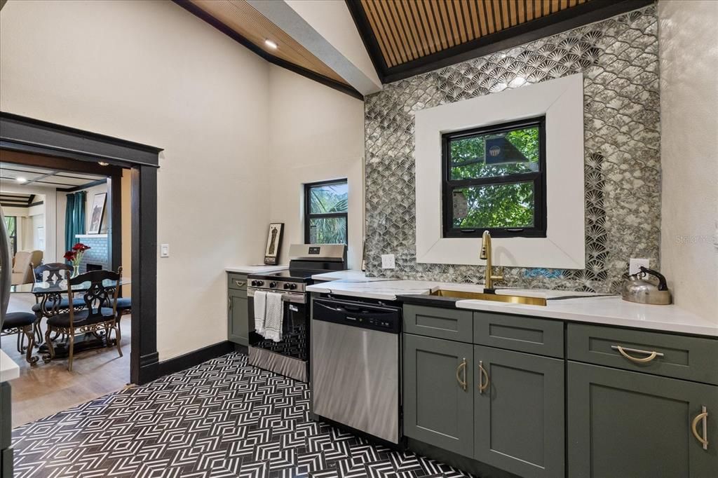 For Sale: $425,000 (4 beds, 2 baths, 1545 Square Feet)