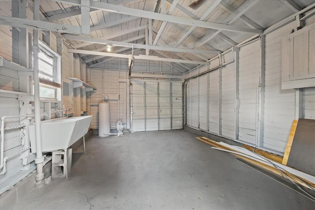 For Sale: $425,000 (4 beds, 2 baths, 1545 Square Feet)