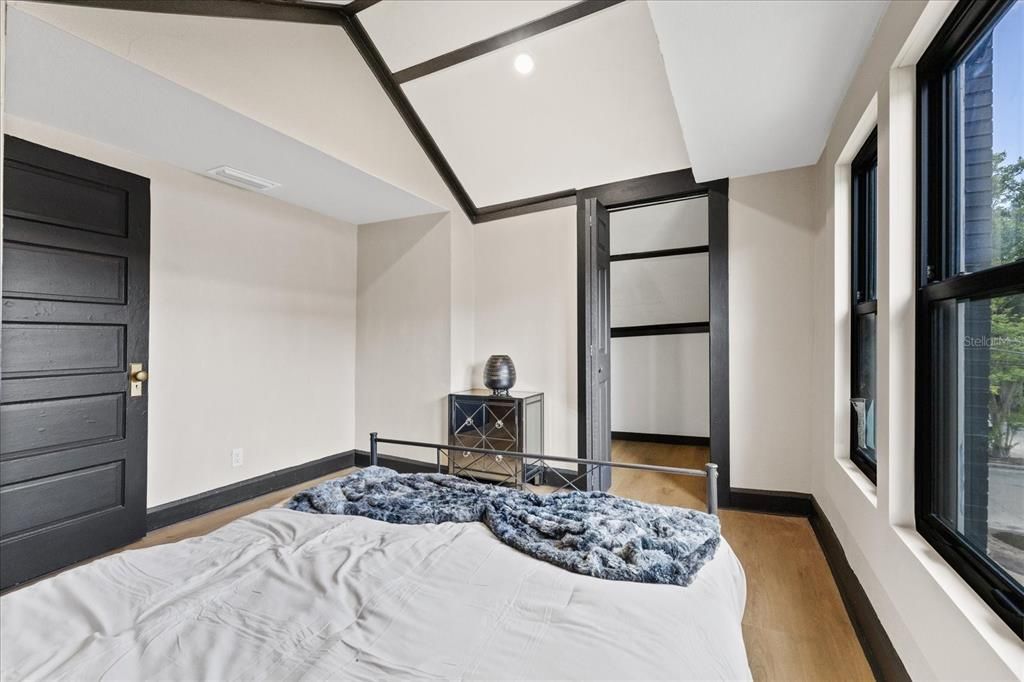 For Sale: $425,000 (4 beds, 2 baths, 1545 Square Feet)